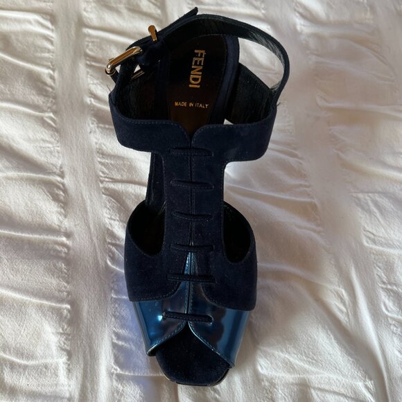 Like New: FENDI Deep Blue Suede and Patent Leather Pumps, Size: 38 1/2 - Picture 5 of 9